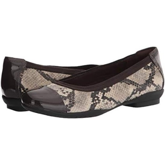 Clarks Women's Sara Orchid Ballet Flat - Stylish and Comfortable, Size 5.5W - Picture 1 of 10